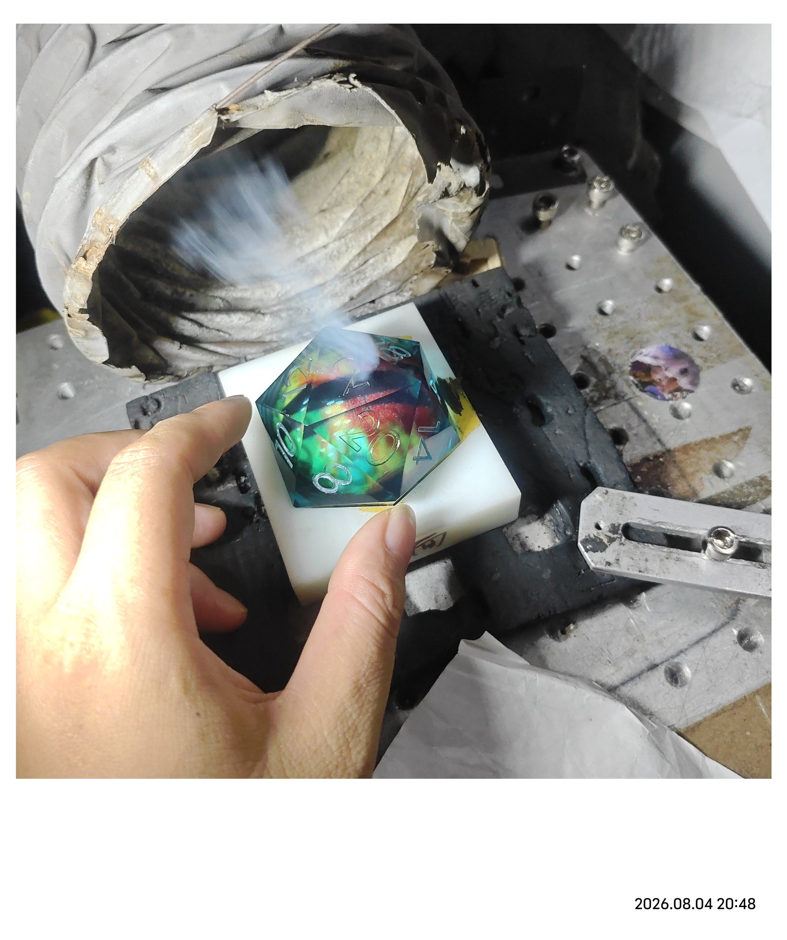 Laser marking on the sharp-edge line
